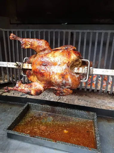 Grillhendl am Drehspieß